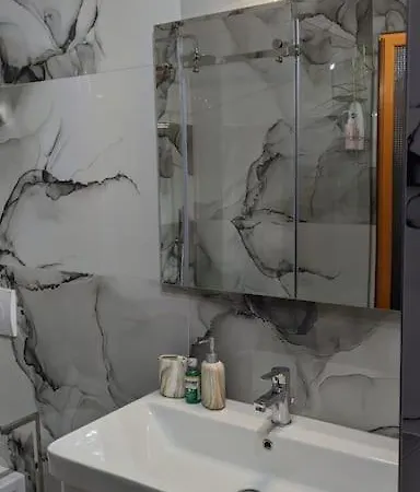 Spacious Modern Close To Centre - Rruga At Zef Valentini, Block 20, 2nd Floor Τίρανα