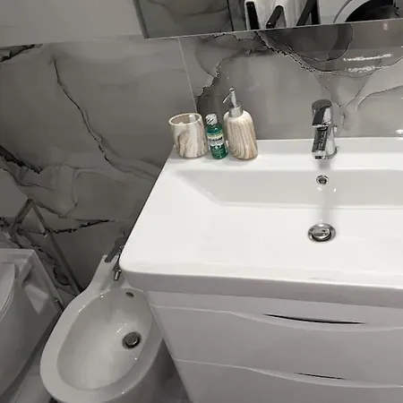 Spacious Modern Close To Centre - Rruga At Zef Valentini, Block 20, 2nd Floor Appartement