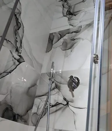 Spacious Modern Close To Centre - Rruga At Zef Valentini, Block 20, 2nd Floor Διαμέρισμα *