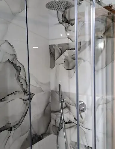 Apartman Spacious Modern Close To Centre - Rruga At Zef Valentini, Block 20, 2nd Floor